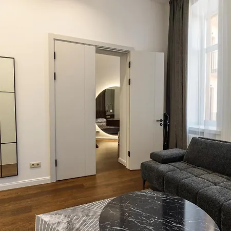 Merkela In The Center With Balcony Apartment Riga