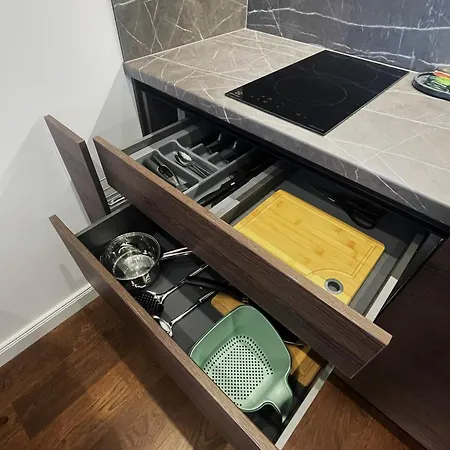 Daire Merkela In The Center With Balcony