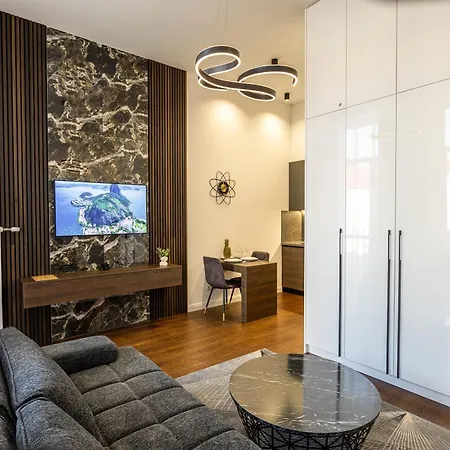 Merkela In The Center With Balcony